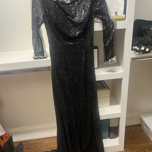 Gown - Picture 6 of 8